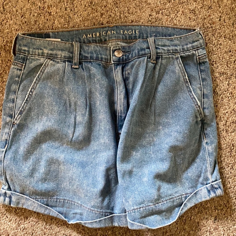 Size 10 Mom Jean Shorts